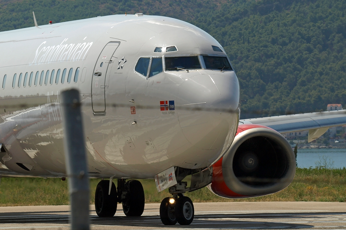 B737-405 SAS Norge LN-BRI Split_Resnik August_9_2008