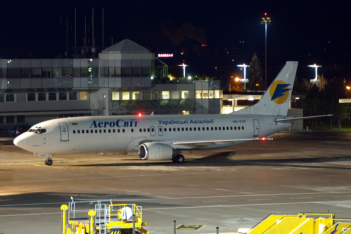 B737-4Q8 AeroSvit Ukrainian Airlines UR-VVP Salzburg (SZG/LOWS) January_9_2011