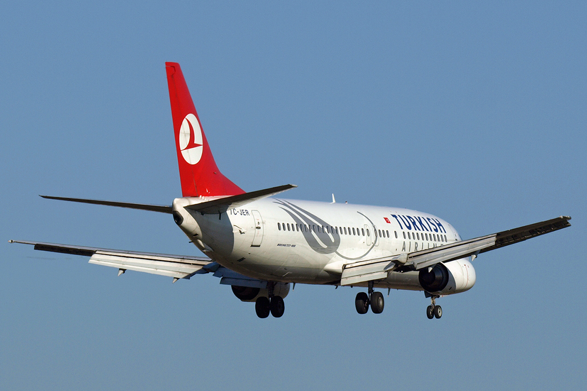 B737-4Y0 Turkish Airlines TC-JER Zagreb_Pleso December_5_2007