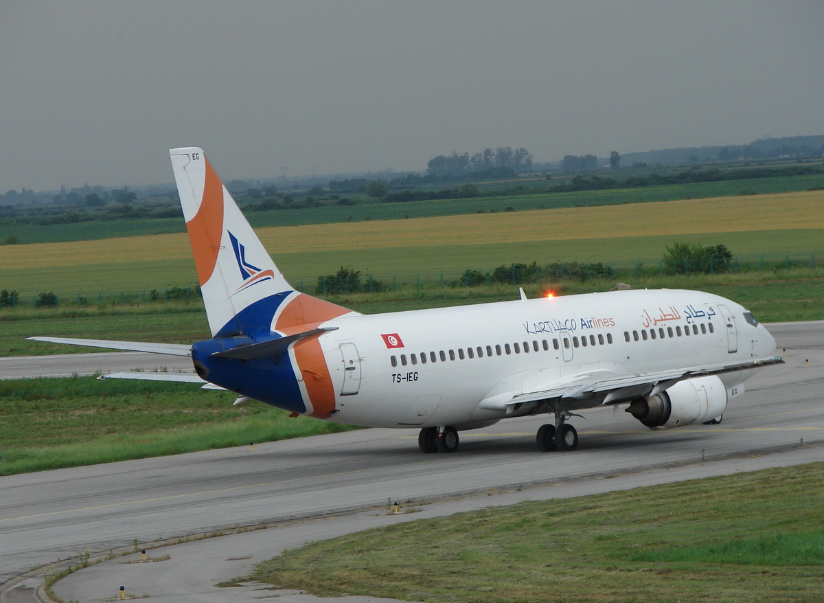 B737-31S Karthago Airlines TS-IEG Osijek-Klisa (OSI/LDOS) June_16_2010