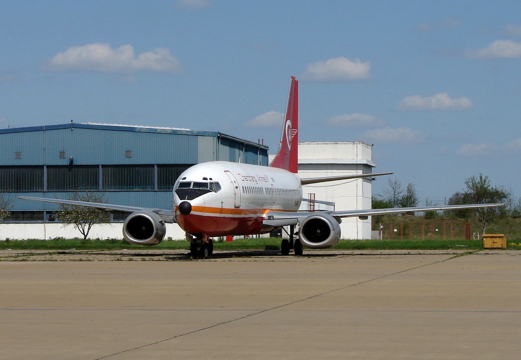 B737-3Z0 Chanchangi Airlines 5N-BMC Beograd-Surcin (LYBE) April_11_2011