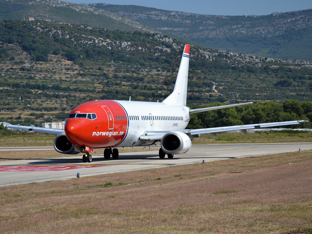 B737-33V Norwegian Air Shuttle LN-KKD Split_Resnik (SPU/LDSP) August_04_2012