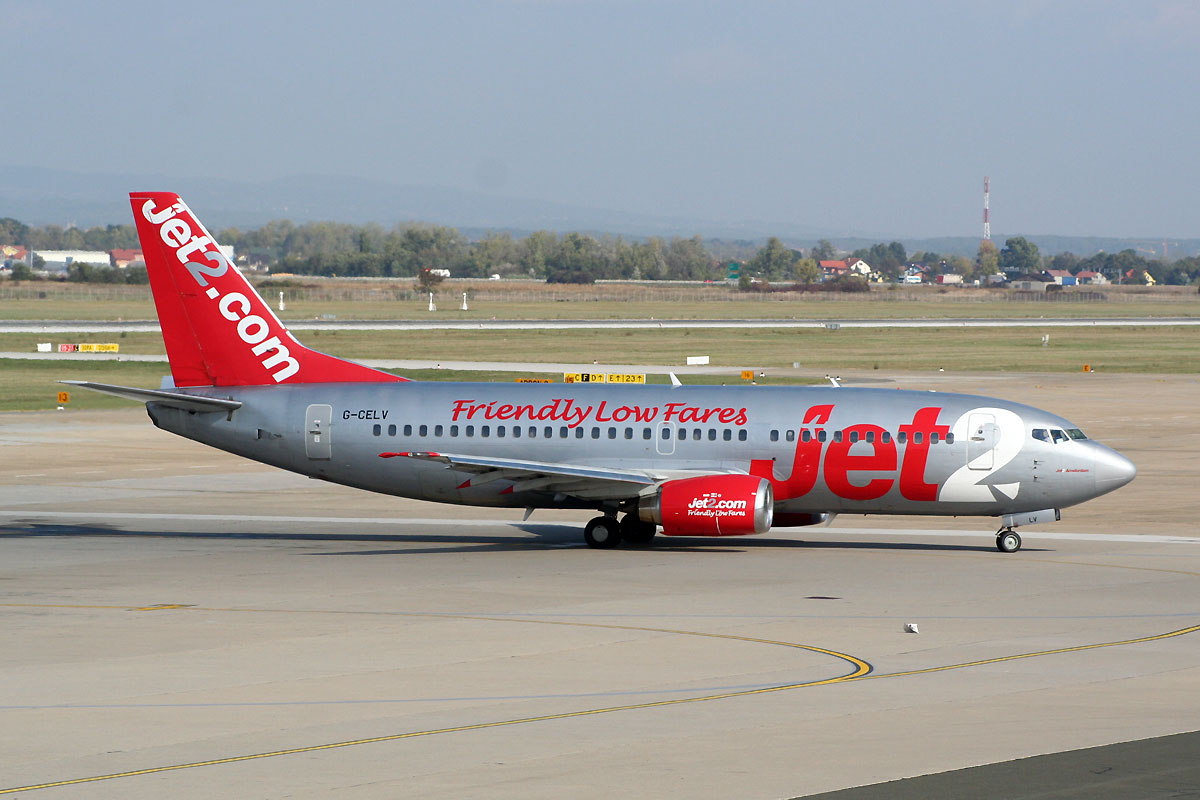 B737-377 Jet2 G-CELV Zagreb_Pleso (ZAG/LDZA) October_19_2011