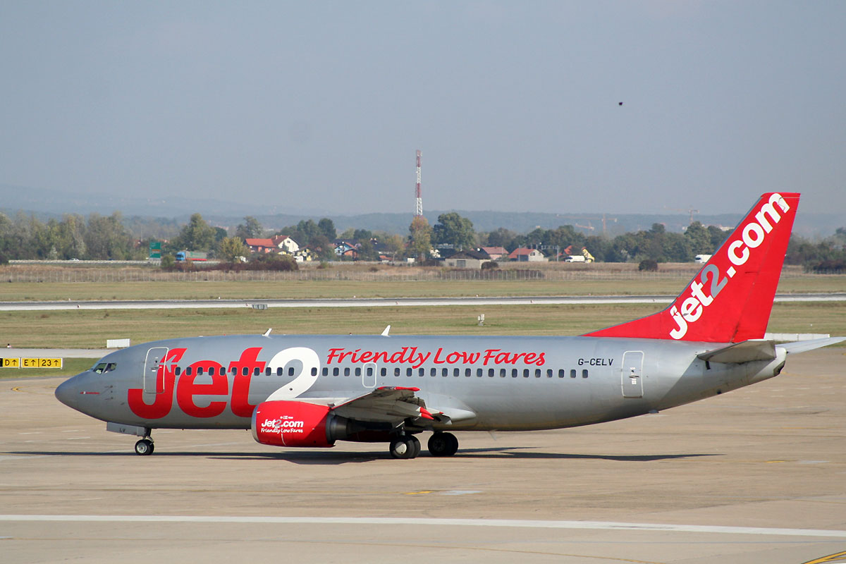 B737-377 Jet2 G-CELV Zagreb_Pleso (ZAG/LDZA) October_19_2011