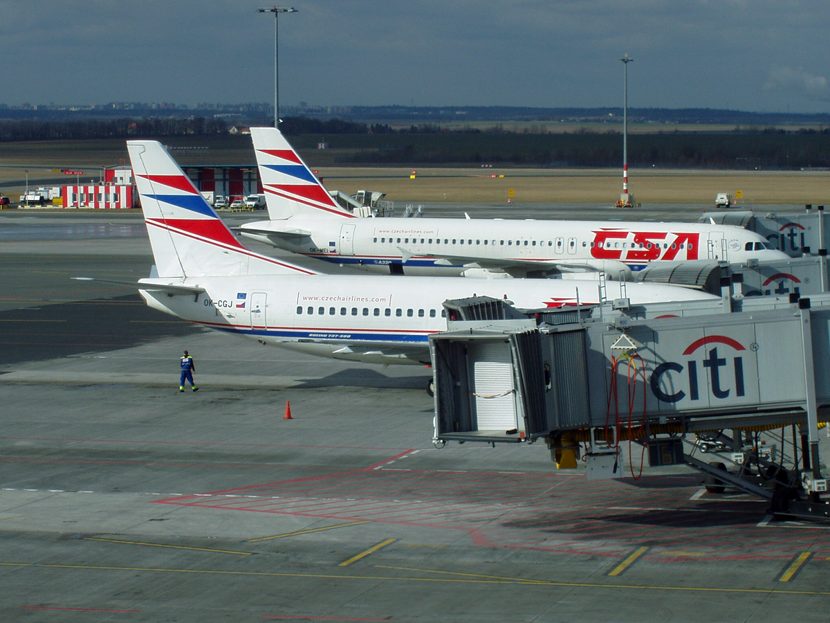 B737-55S ČSA - Czech Airlines OK-CGJ Prague_Ruzyne February_14_2008