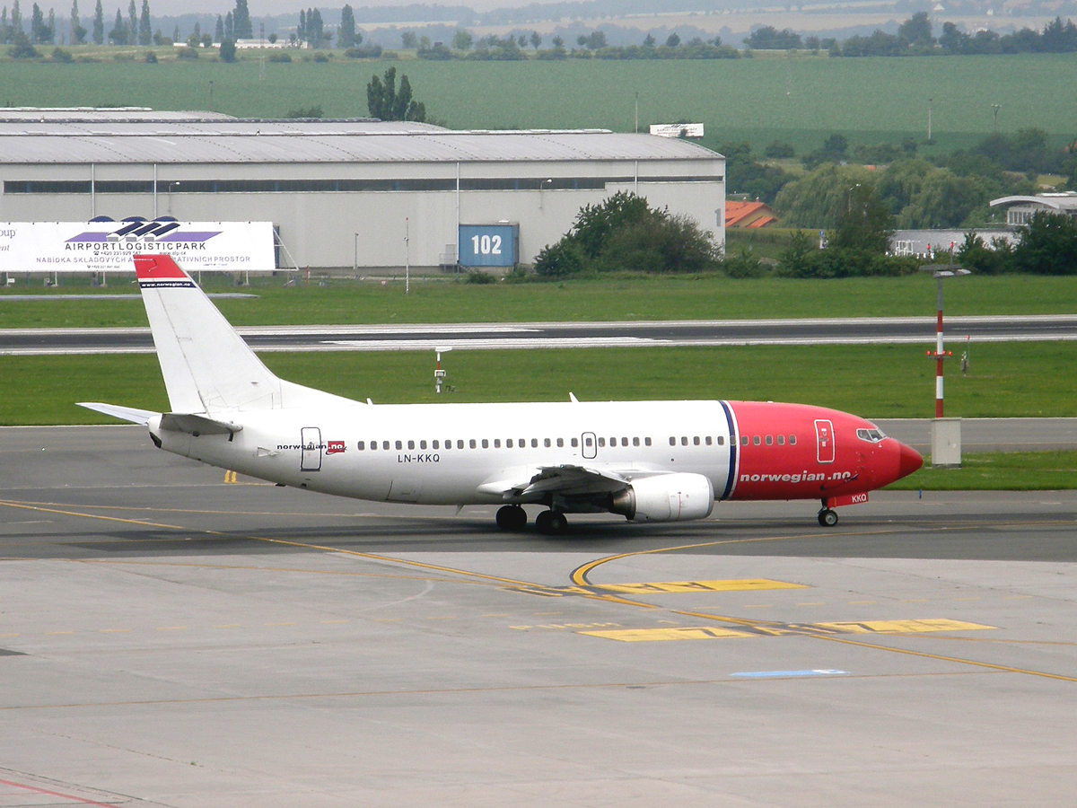 B737-36Q Norwegian Air Shuttle LN-KKQ Prague_Ruzyne July_02_2009