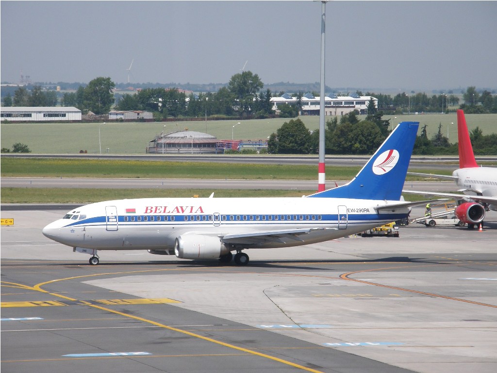 B737-5Q8 Belavia EW-290PA Prague_Ruzyne July_03_2010