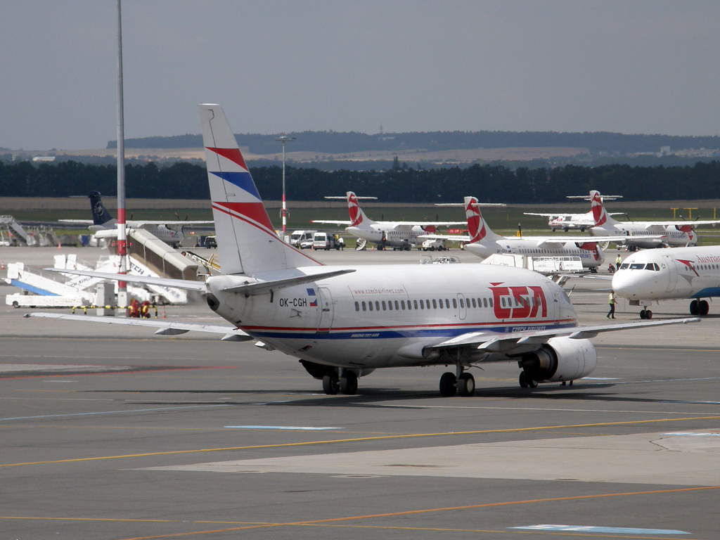 B737-55S ČSA - Czech Airlines OK-CGH Prague_Ruzyne July_28_2010