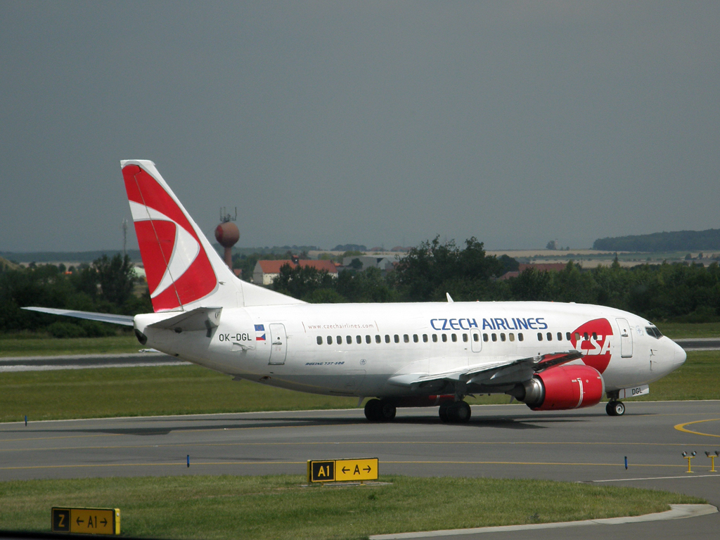 B737-55S ČSA - Czech Airlines OK-DGL Prague_Ruzyne July_28_2010