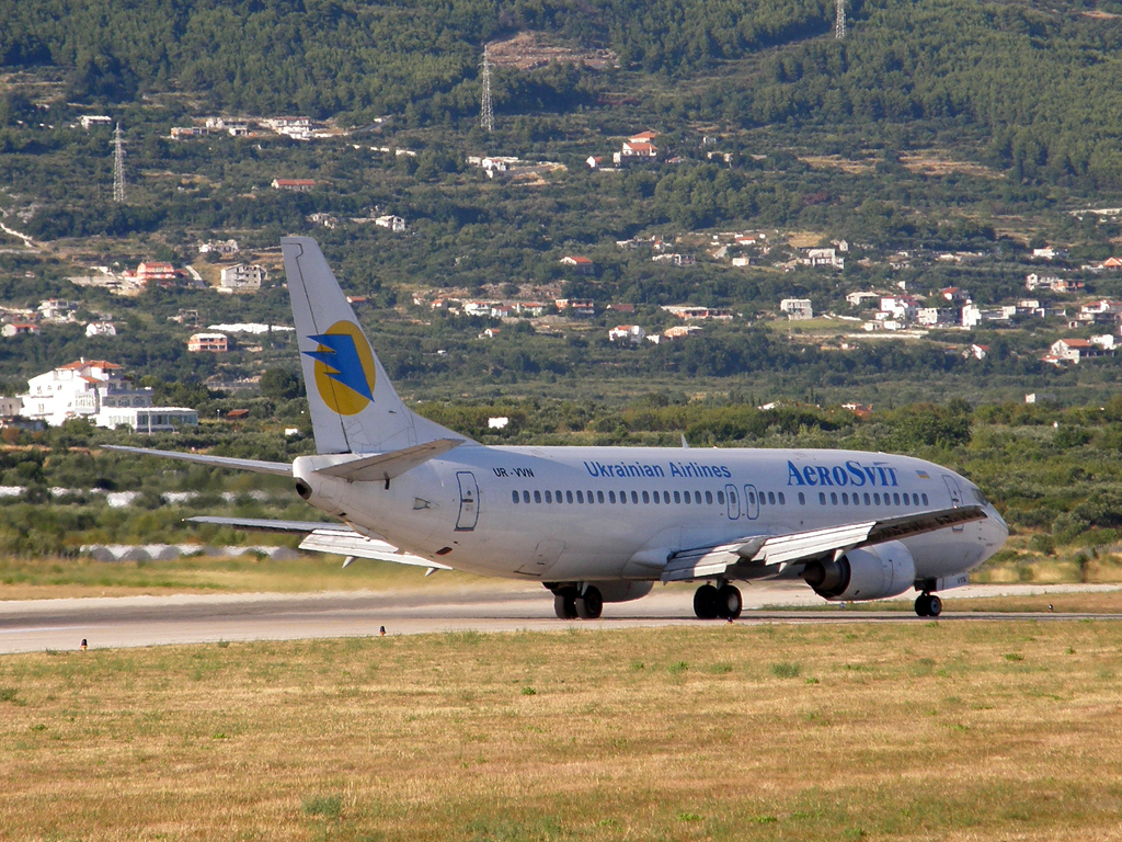 B737-4Y0 AeroSvit Ukrainian Airlines UR-VVN Split_Resnik (SPU/LDSP) August_7_2010