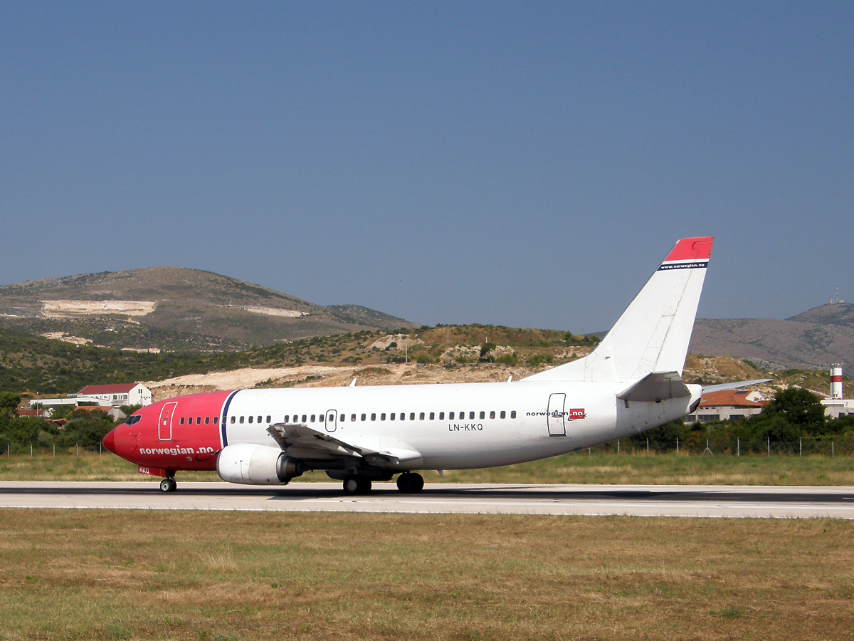 B737-36Q Norwegian Air Shuttle LN-KKQ Split_Resnik August_08_2009