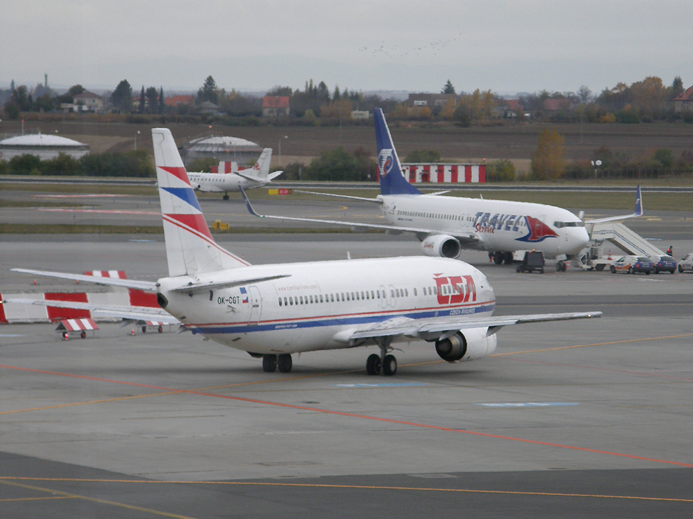 B737-46M ČSA - Czech Airlines OK-CGT Prague_Ruzyne October_28_2009