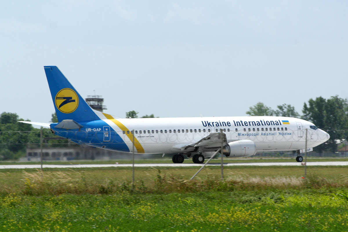 B737-4Z9 Ukraine International UR-GAP Zagreb_Pleso June_7_2009