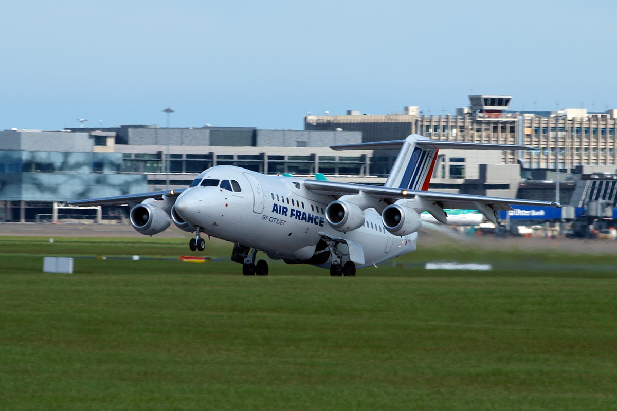 Avro 146-RJ85A Air France (CityJet) EI-RJX Dublin_Collinstown April_10_2009