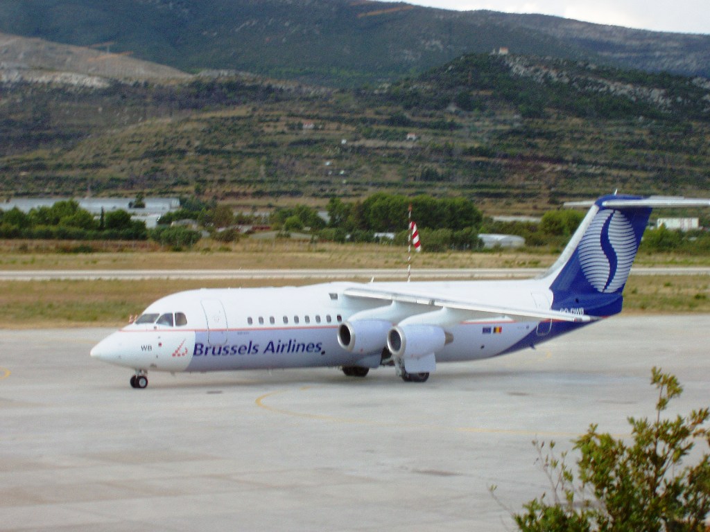 Avro 146-RJ100 Brussels Airlines OO-DWB Split_Resnik (SPU/LDSP) August_9_2007