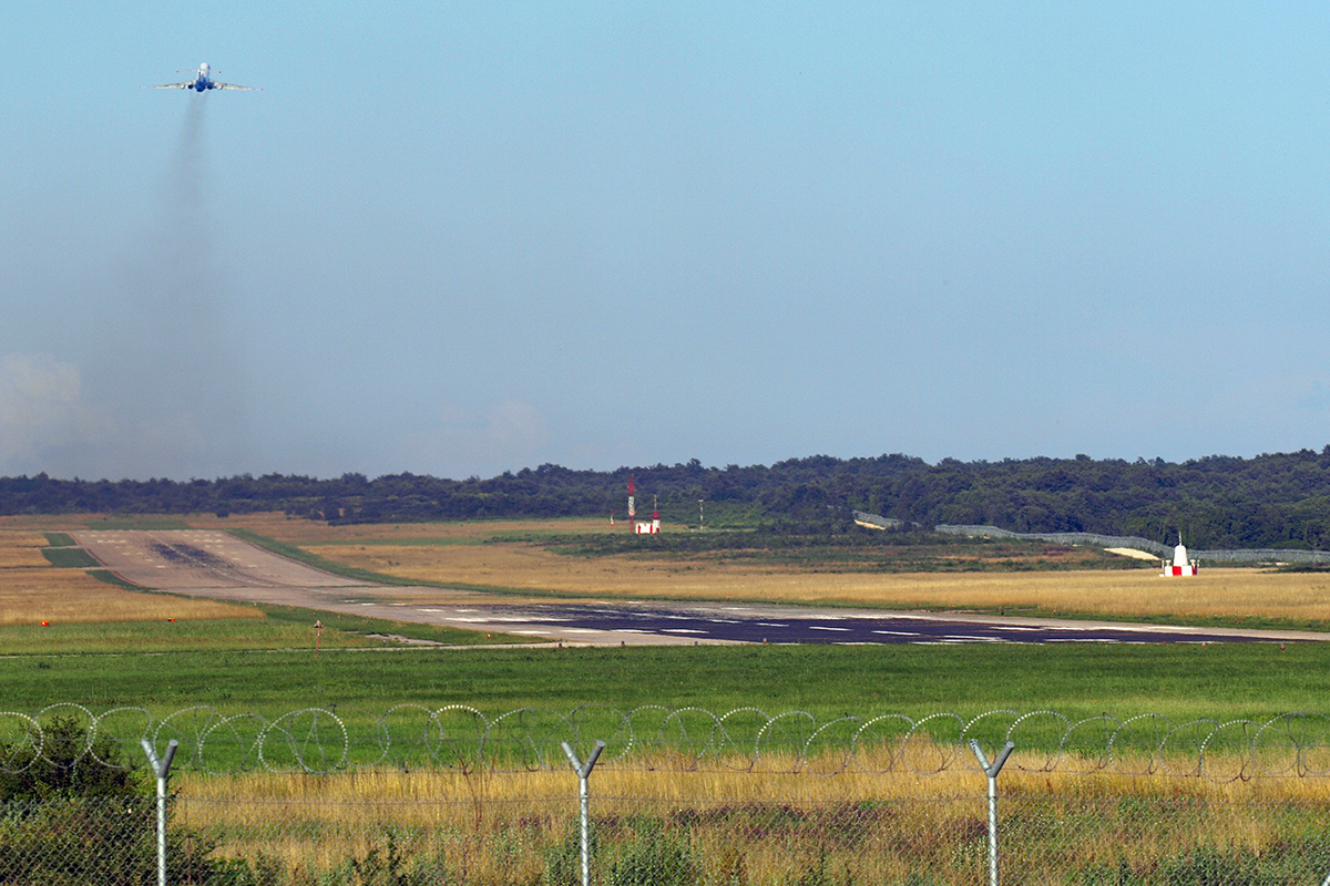 Pula Airport June_16_2007 - Runway