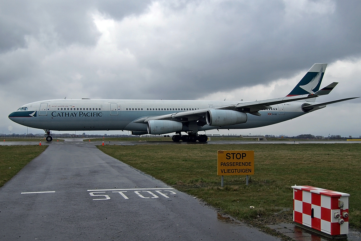 A340-313X Cathay Pacific Airways B-HXJ Amsterdam_Schiphol March_22_2008