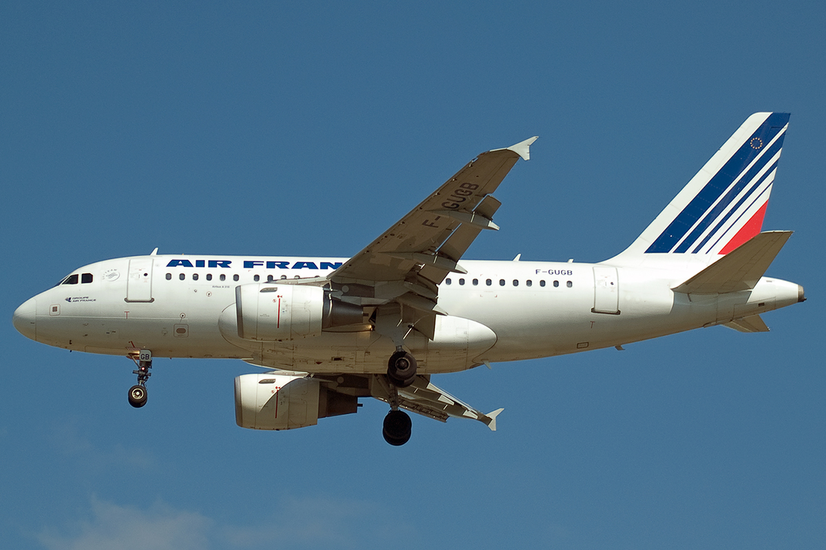 A318-111 Air France F-GUGB Wien_Schwechat April_8_2007