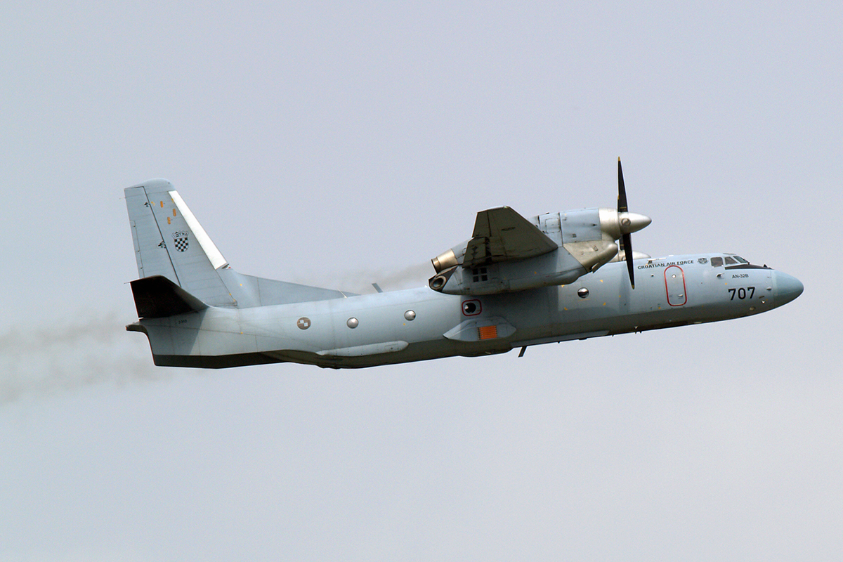 AN-32B Croatia Air Force HRZ 707 Zagreb_Pleso (ZAG/LDZA) May_12_2007