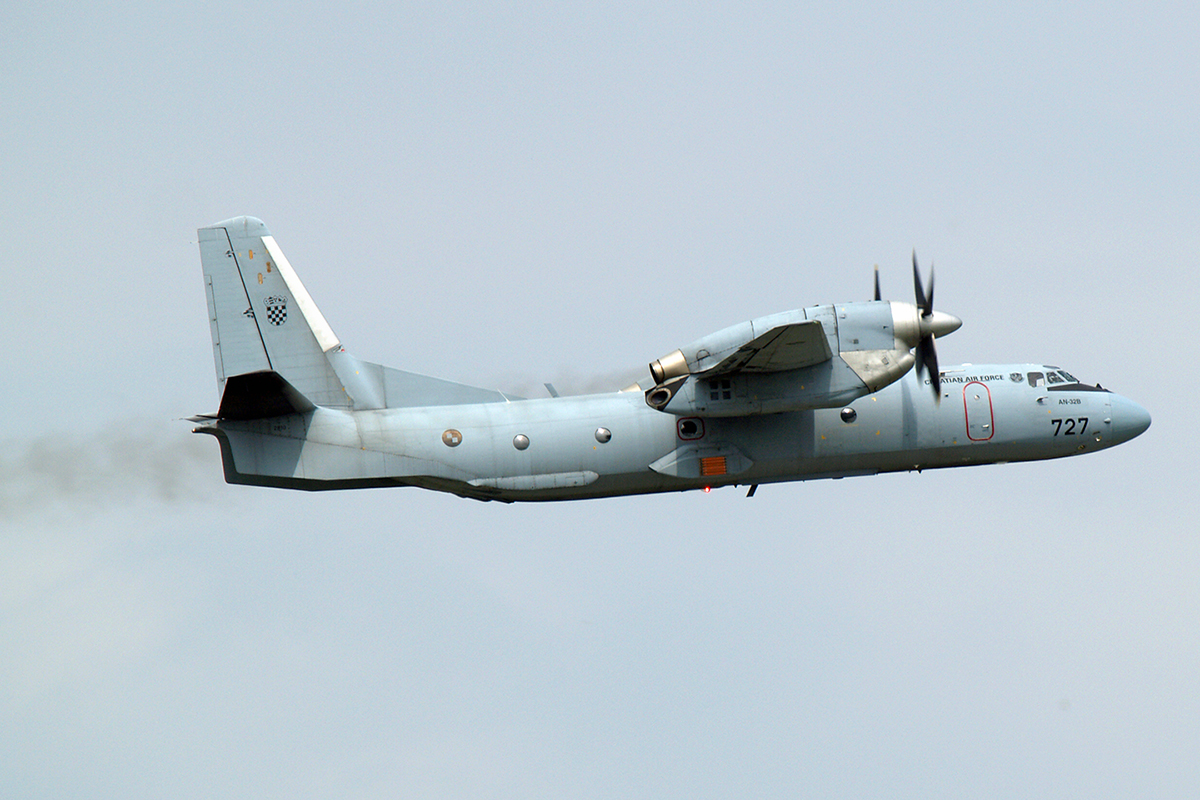 AN-32B Croatia Air Force HRZ 727 Zagreb_Pleso (ZAG/LDZA) May_12_2007