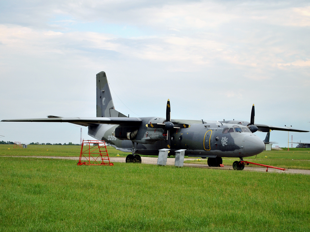 An-26B Czech Air Force 3209 Prague_Kbely (LKKB) June_11_2011