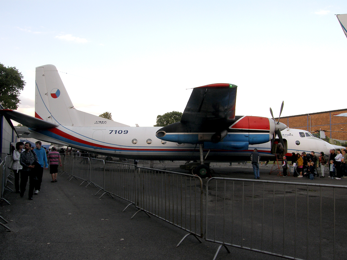 An-24V Czech Air Force 7109 Prague_Kbely (LKKB) June_20_2009