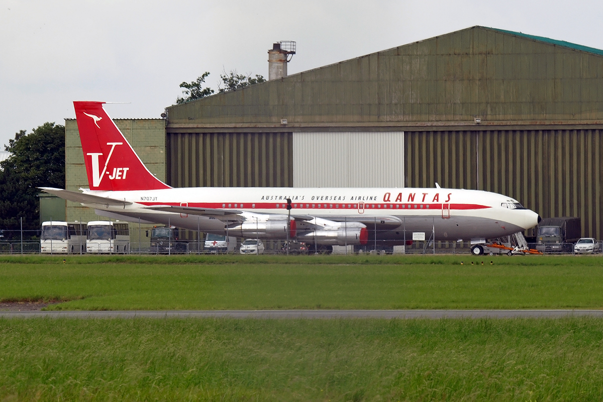 B707-138B Qantas (John Travolta) N707JT Paris_Le_Bourget June_23_2007