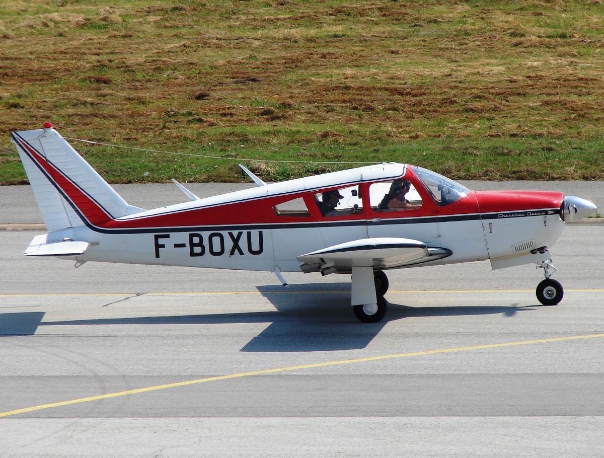 Piper PA-28R-180, Cherokee Arrow, F-BOXU, Untiteld, Osijek-KLisa (OSI/LDOS) July_16_2010.
