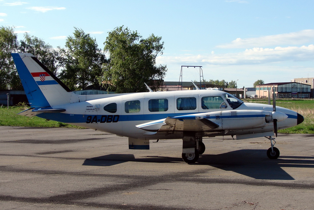 Piper PA-31-325 Navajo Geodetski zavod Osijek 9A-DBD Osijek_Cepin (LDOC) April_21_2012..