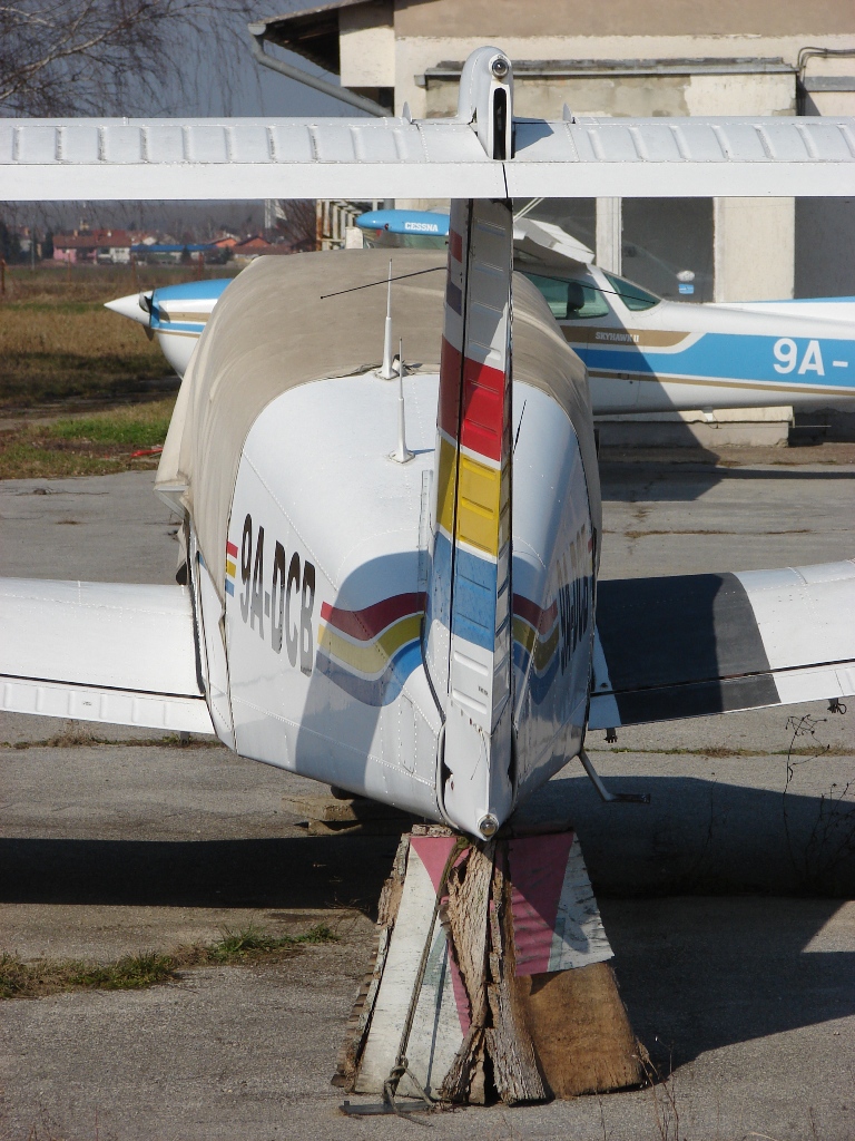 Piper PA-28-201RT Arrow Turbo 3 Untitled 9A-DCB Osijek-Čepin (OSI/LDOC) 2009