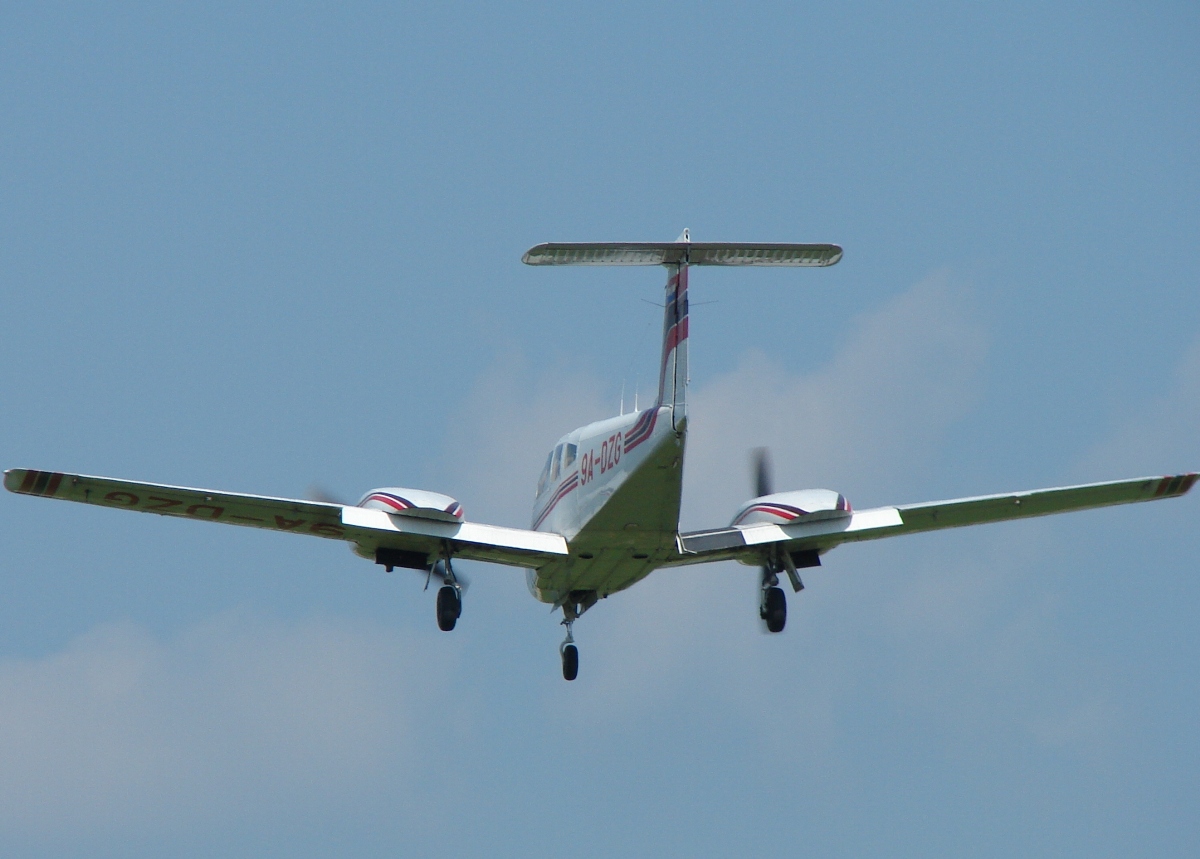 Piper PA-44-180 Seminole Untitled 9A-DZG Zagreb_Pleso (LDZA) August_20_2008