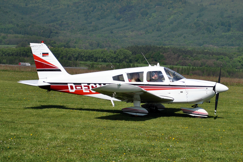 Piper PA-28-180 Cherokee D Untitled D-ECNC Usti_nad_Labem (LKUL) May_07_2011