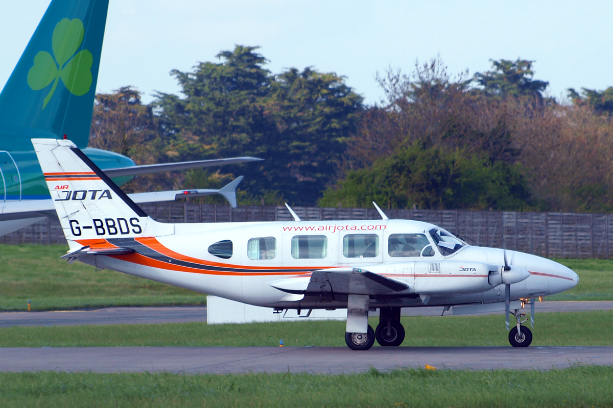 Piper PA-31-310 Turbo Navajo B Jota Aircraft Leasing G-BBDS Dublin_Collinstown April_14_2009