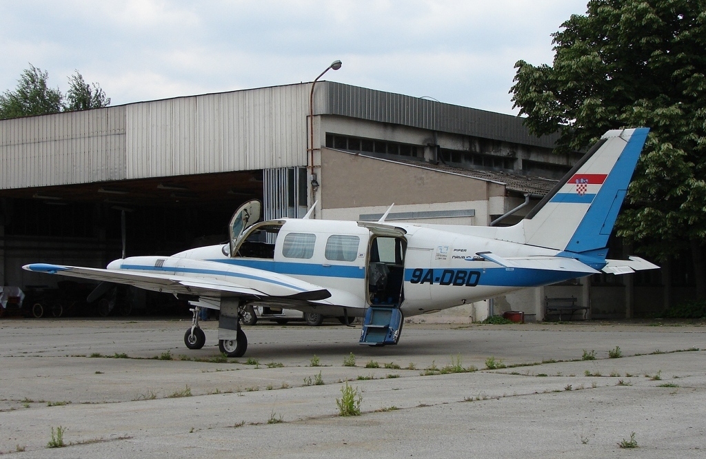 Piper PA-31-325 Navajo Geodetski zavod Osijek 9A-DBD Osijek_Cepin (LDOC) April_30_2008