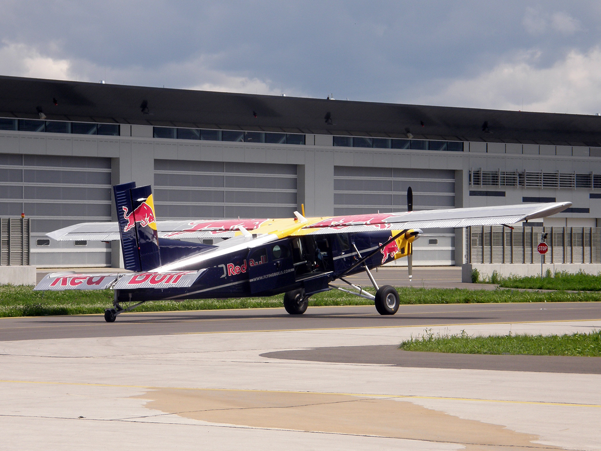 Pilatus PC-6/B2-H4 Turbo Porter The Flying Bulls OE-EMD Zeltweg (LOXZ) June_27_2009