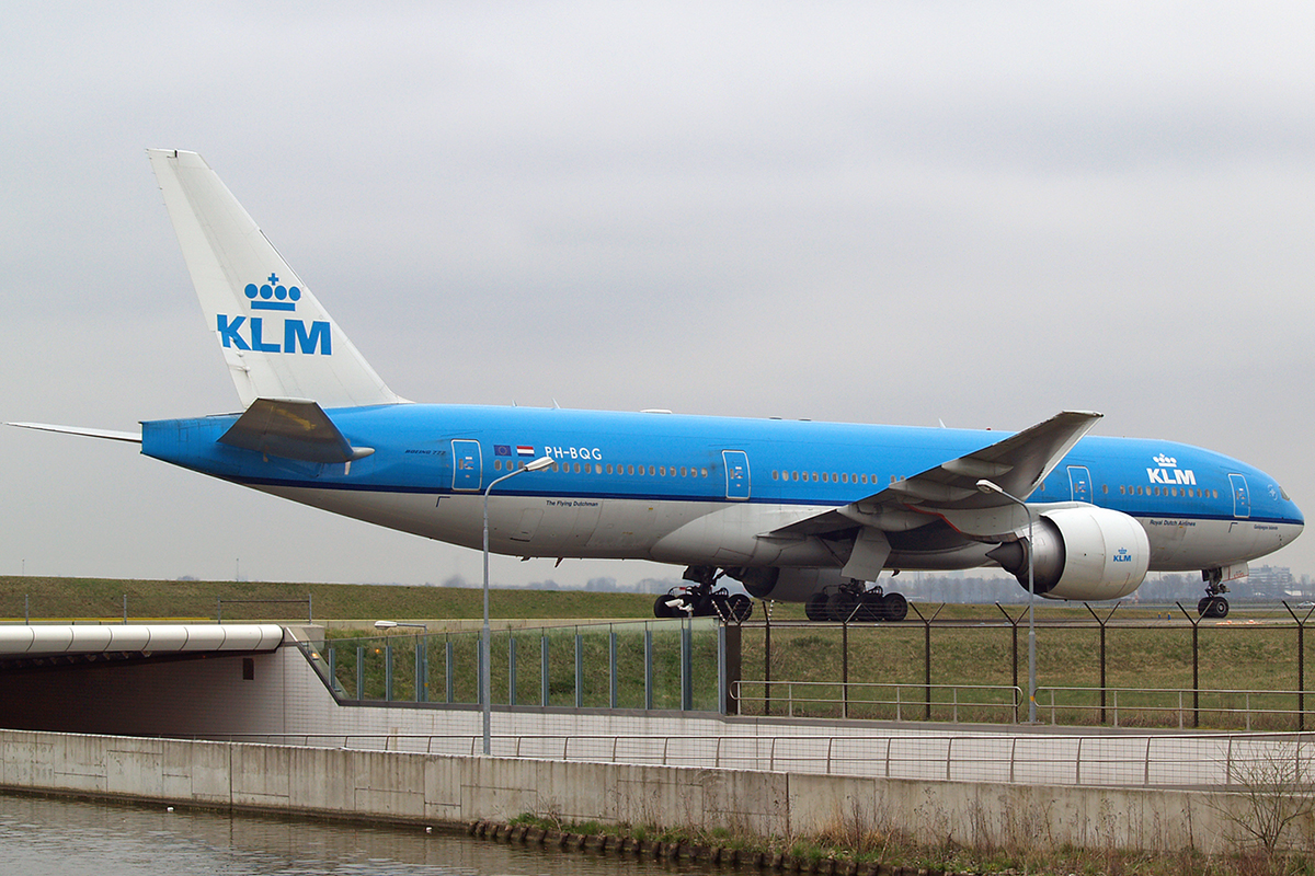 B777-206/ER KLM - Royal Dutch Airlines PH-BQG Amsterdam Schiphol April_20_2006