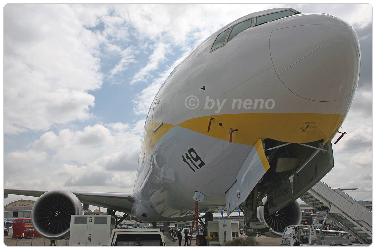 B777-35R/ER Jet Airways VT-JEB Paris_Le_Bourget June_23_2007 A