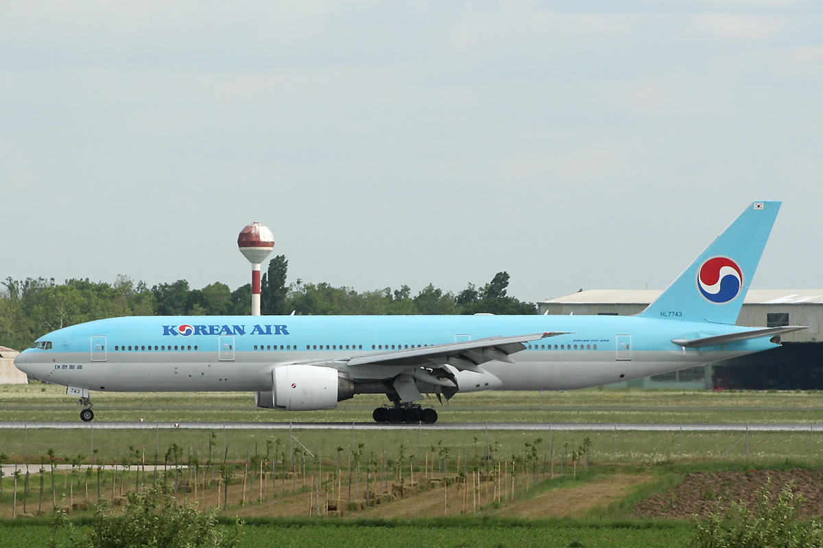 B777-2B5/ER Korean Air HL7743 Zagreb_Pleso (ZAG/LDZA) May_26_2012