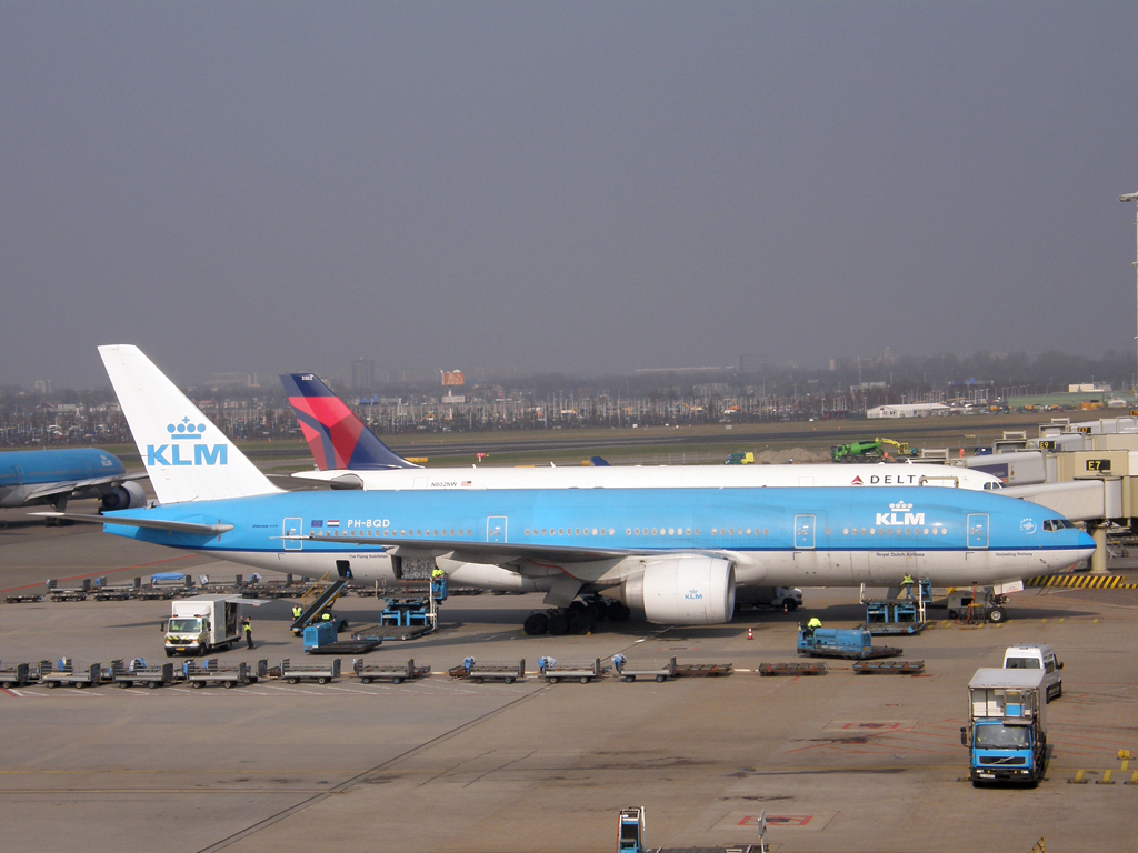 B777-206/ER KLM - Royal Dutch Airlines PH-BQD Amsterdam_Schiphol March_16_2011