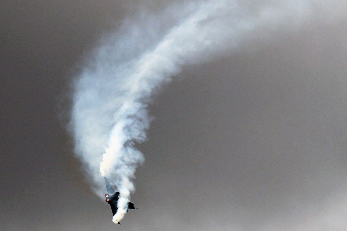 Dassault Rafale B France Air Force 302 Paris_Le_Bourget June_23_2007 A