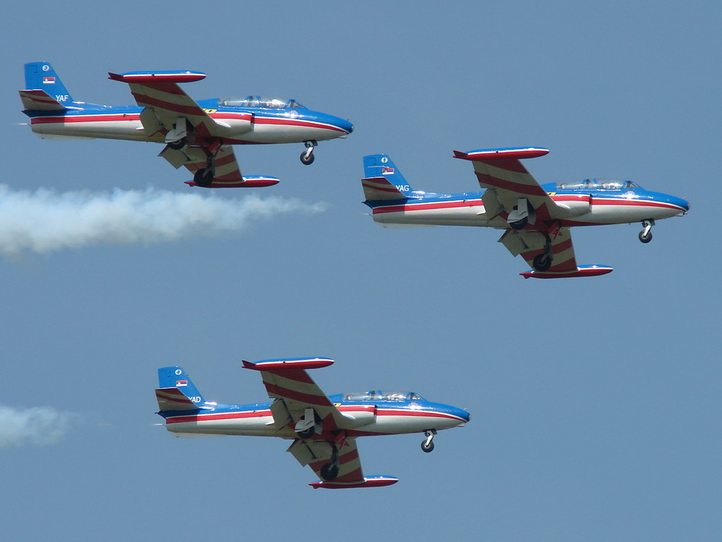 Soko G-2A Galeb Serbian Aerobatic Team STARS YU-YAD & YU-YAF & YU-YAG  Novi_Sad_Cenej (LYNS) 2008