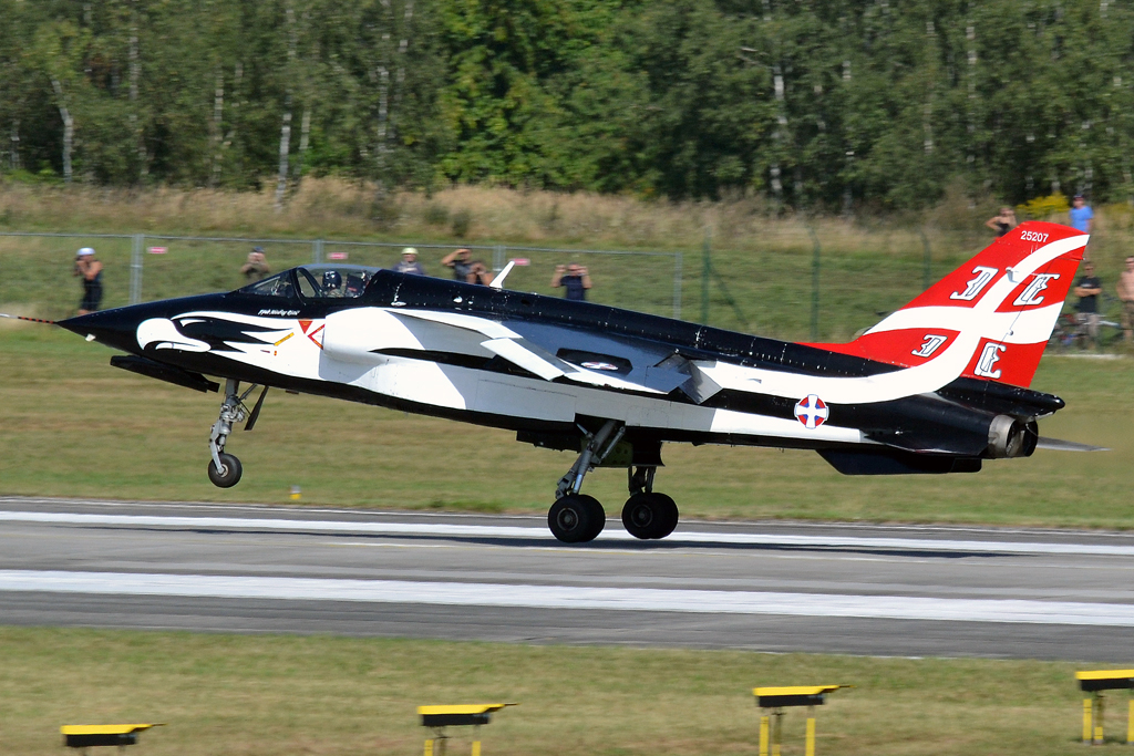 Soko J-22 Orao Serbia Air Force 25207 Hradec_Kralove (LKHK) September_03_2011