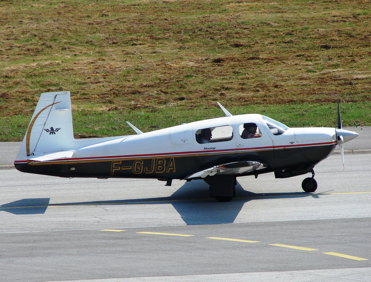 Monney M-20J, F-GJBA, Untiteld, Osijek-KLisa (OSI/LDOS) July_16_2010.