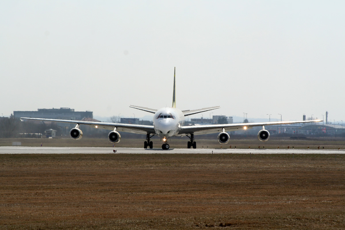 McDonnell Douglas DC-8-63(F) Untitled (Johnsons Air) 9G-TOP Zagreb_Pleso (ZAG/LDZA) March_10_2012