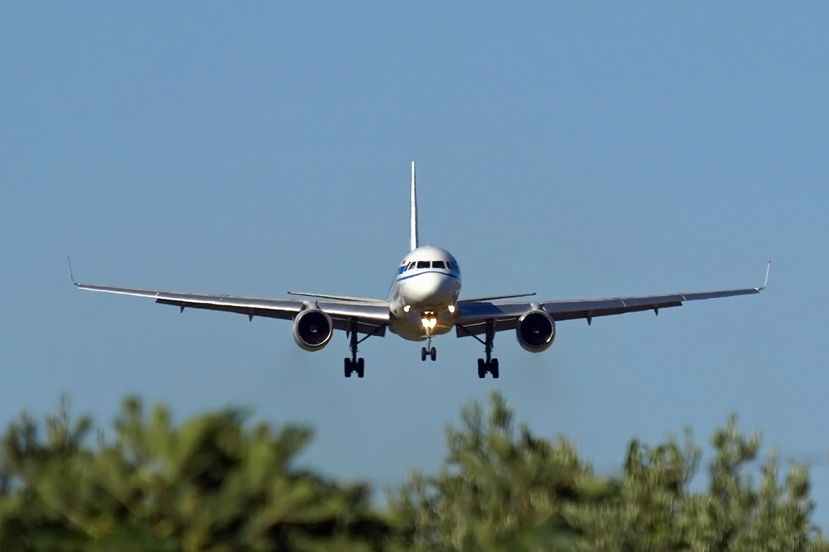 Tupolev Tu-204-100 KMV Kavkazskie Mineralnye Vody RA-64016 Split_Resnik (SPU/LDSP) August_10_2008