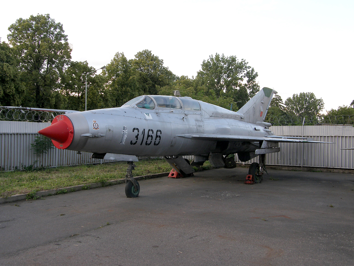 Mikoyan-Gurevich MiG-21UM Czech Air Force 3166 Prague_Kbely (LKKB) June_20_2009