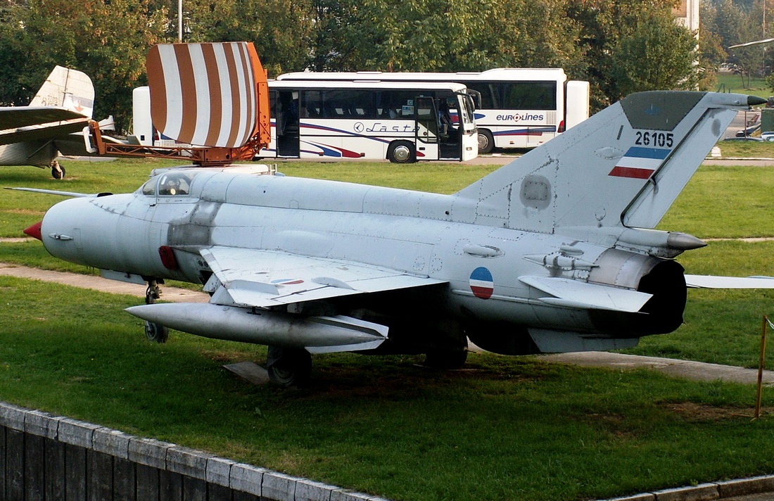 Mikoyan-Gurevich MiG-21R Fishbed Yugoslavia Air Force 26105 Beograd_Surcin (BEG/LYBE) April_10_2007