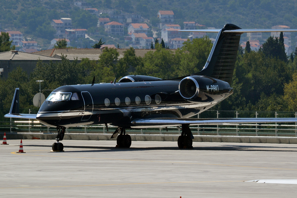 Gulfstream G-IV Gama Aviation M-PBKI Split_Resnik (SPU/LDSP) August_14_2011