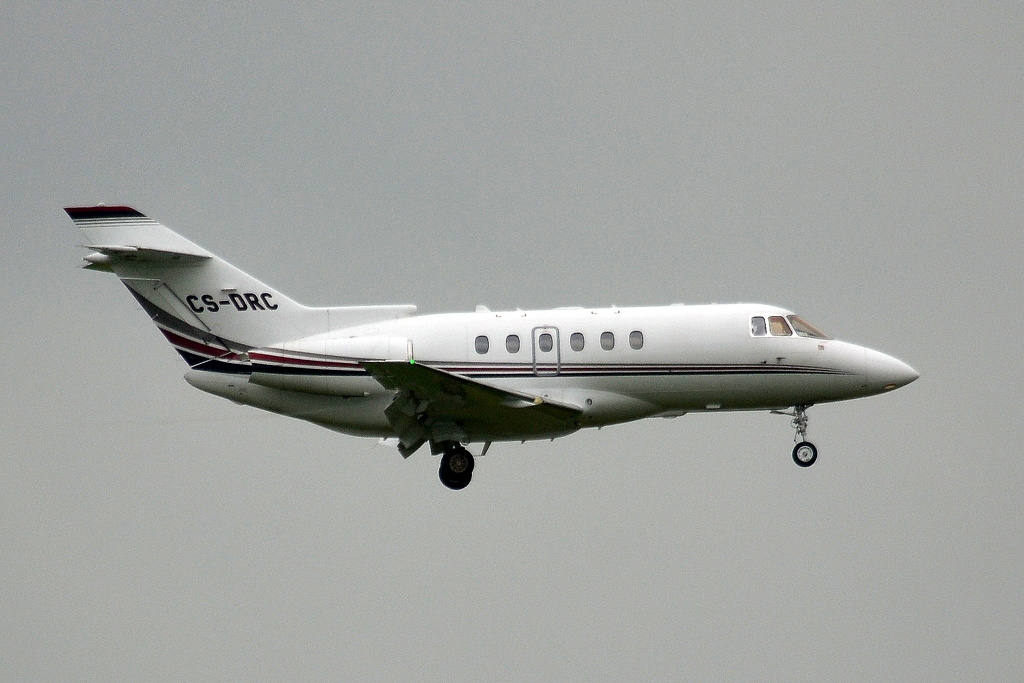 Raytheon Hawker 800XP NetJets Europe CS-DRC Prague_Ruzyne (PRG/LKPR) June_01_2013