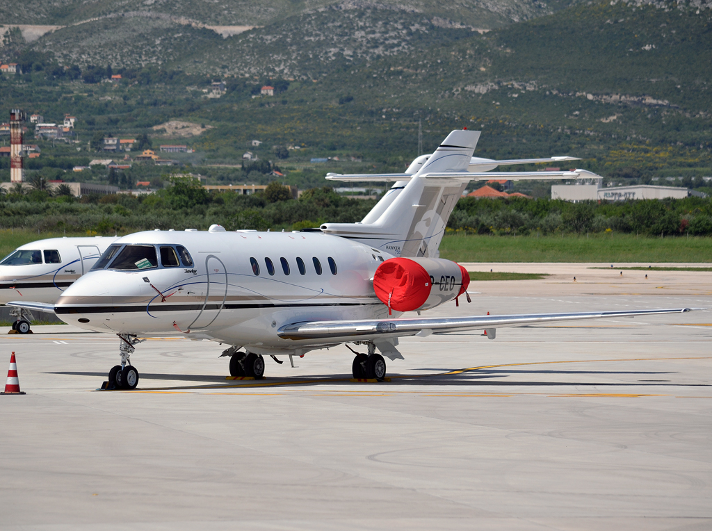 Hawker Beechcraft 750 Private SP-CEO Split_Resnik (SPU/LDSP) May_02_2012